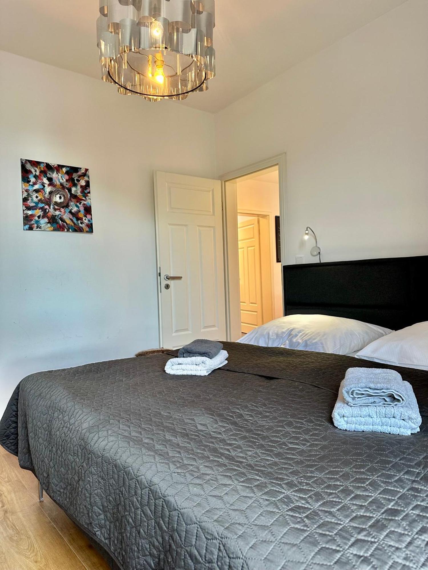 Modernes City-Apartment Mit Blick In Den Park Und 2 Baeder H9 Oldenburg Exterior foto