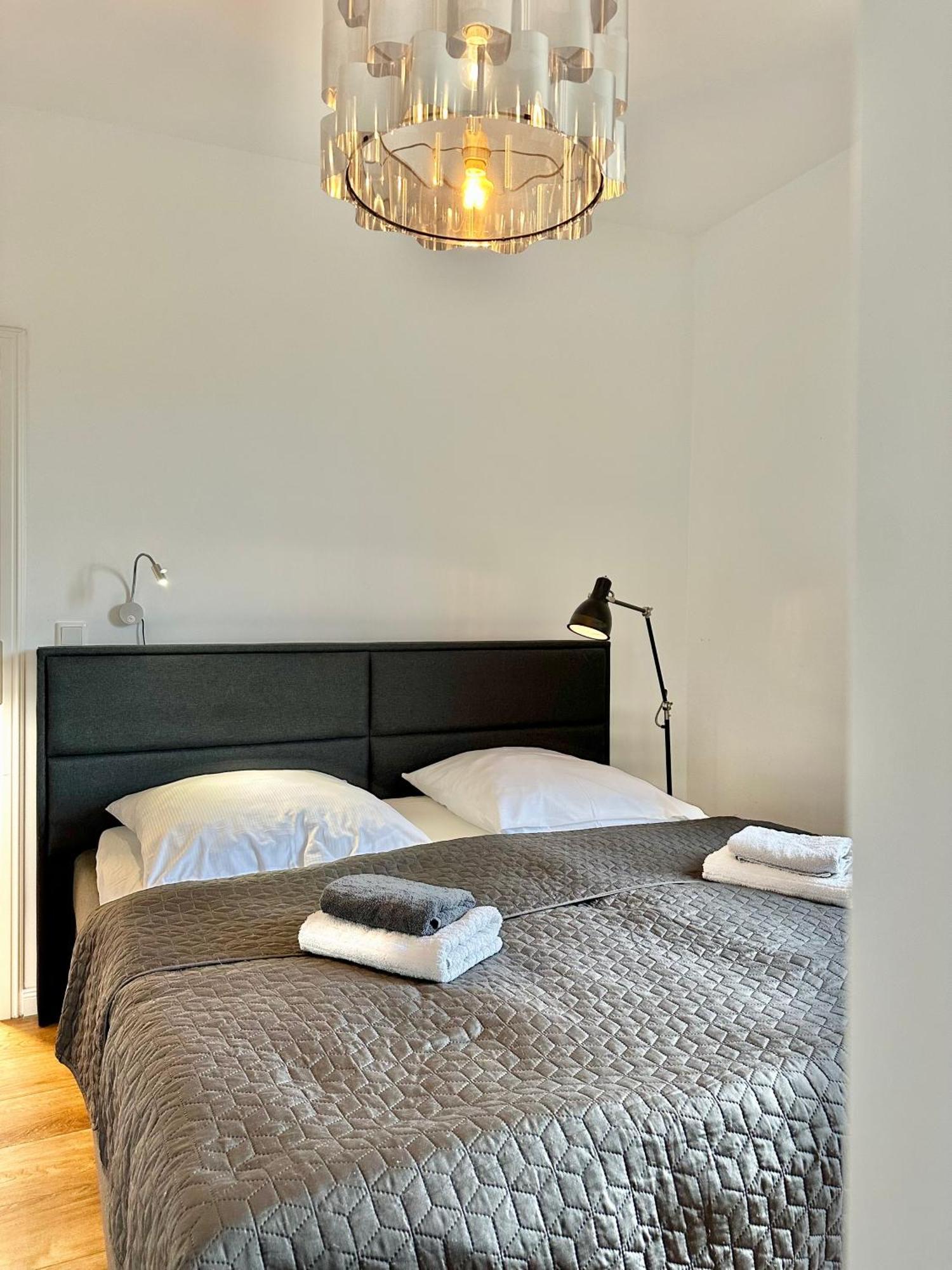 Modernes City-Apartment Mit Blick In Den Park Und 2 Baeder H9 Oldenburg Exterior foto