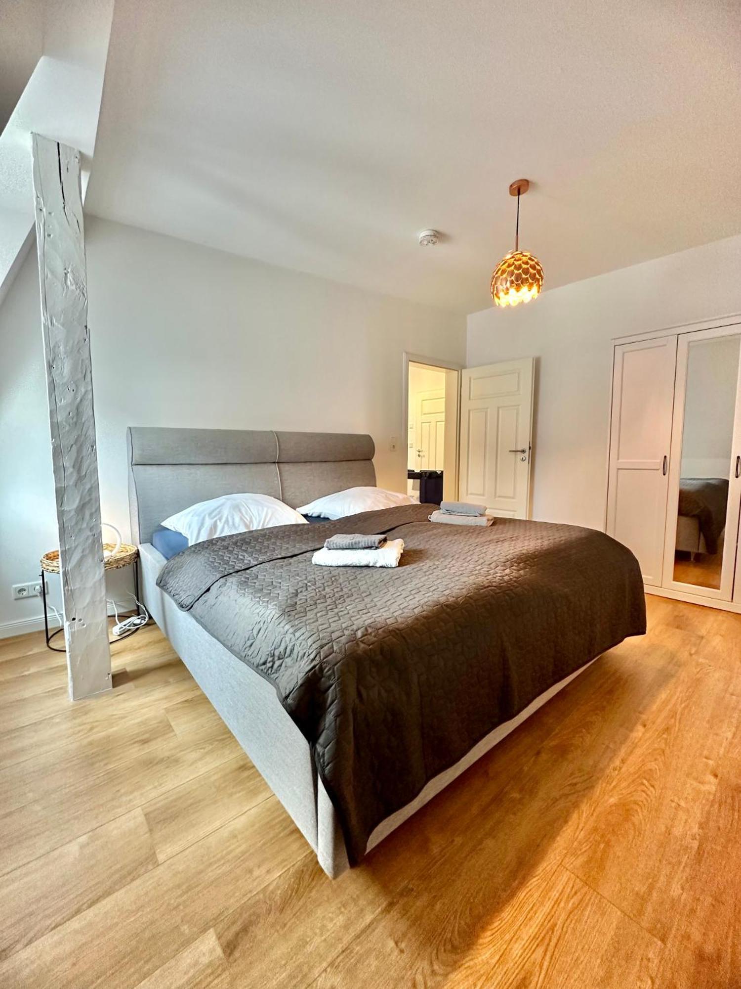Modernes City-Apartment Mit Blick In Den Park Und 2 Baeder H9 Oldenburg Exterior foto