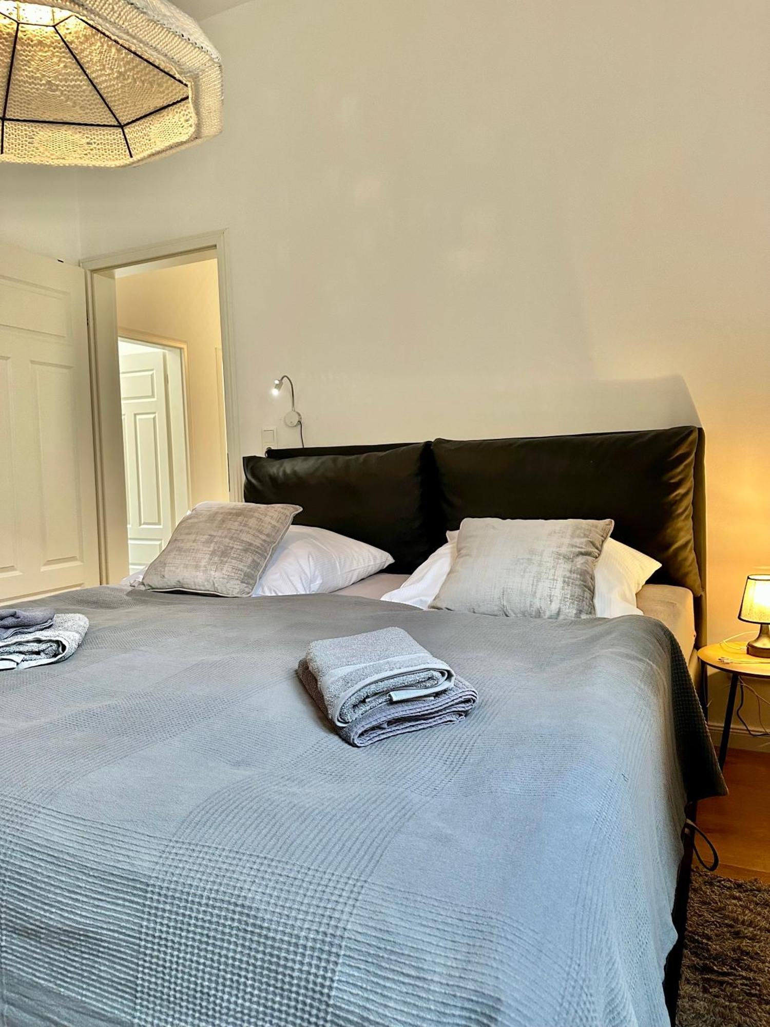 Modernes City-Apartment Mit Blick In Den Park Und 2 Baeder H9 Oldenburg Exterior foto