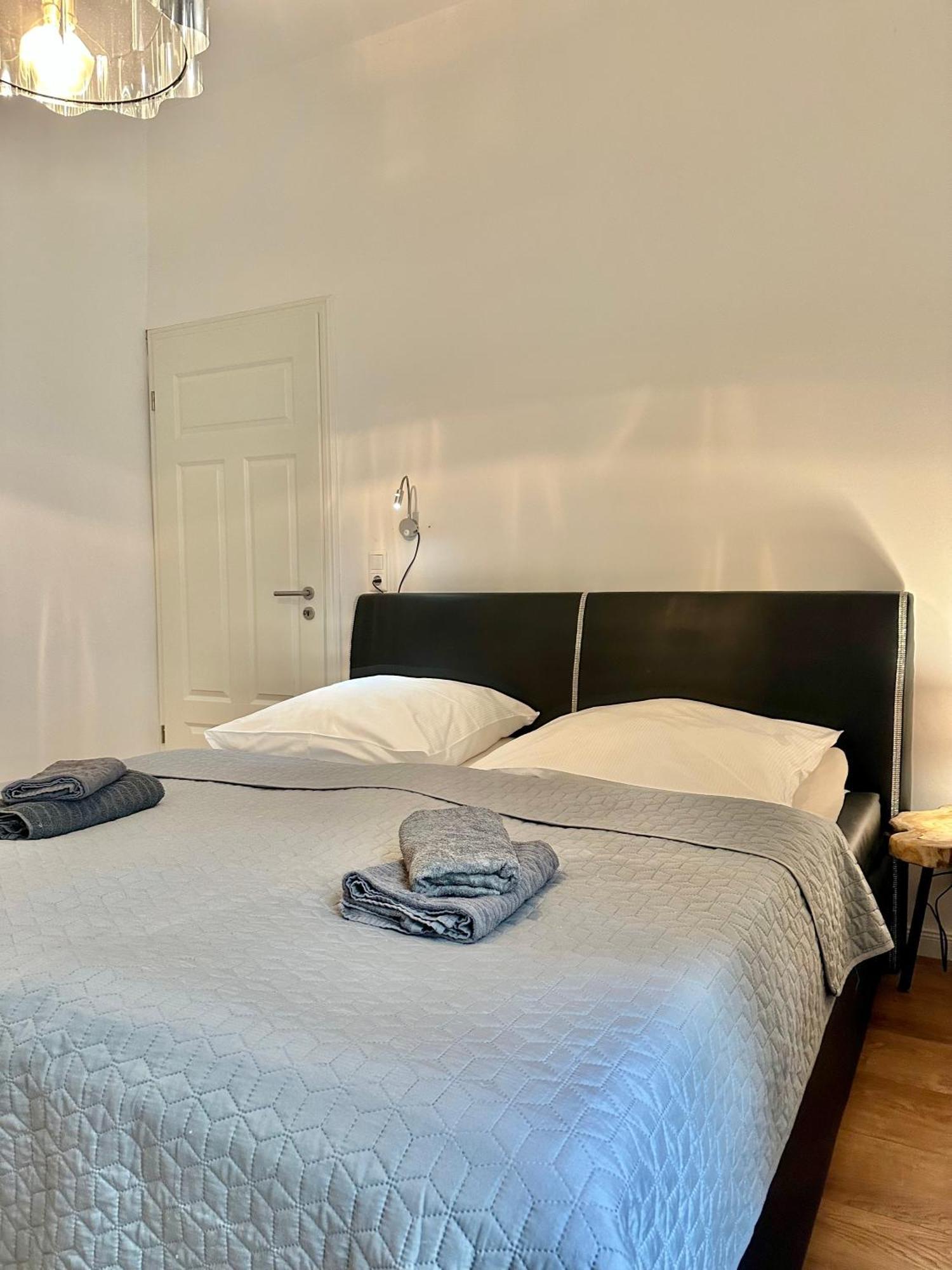 Modernes City-Apartment Mit Blick In Den Park Und 2 Baeder H9 Oldenburg Exterior foto