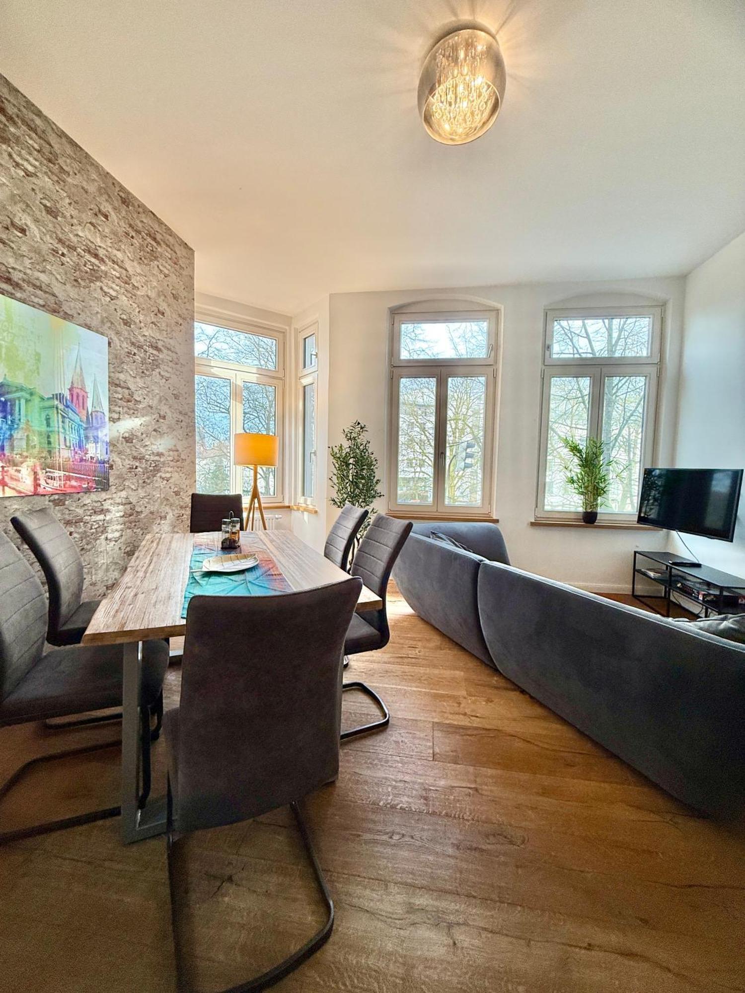 Modernes City-Apartment Mit Blick In Den Park Und 2 Baeder H9 Oldenburg Exterior foto